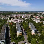 Stojalowskiego 3-Bedroom Apartment
