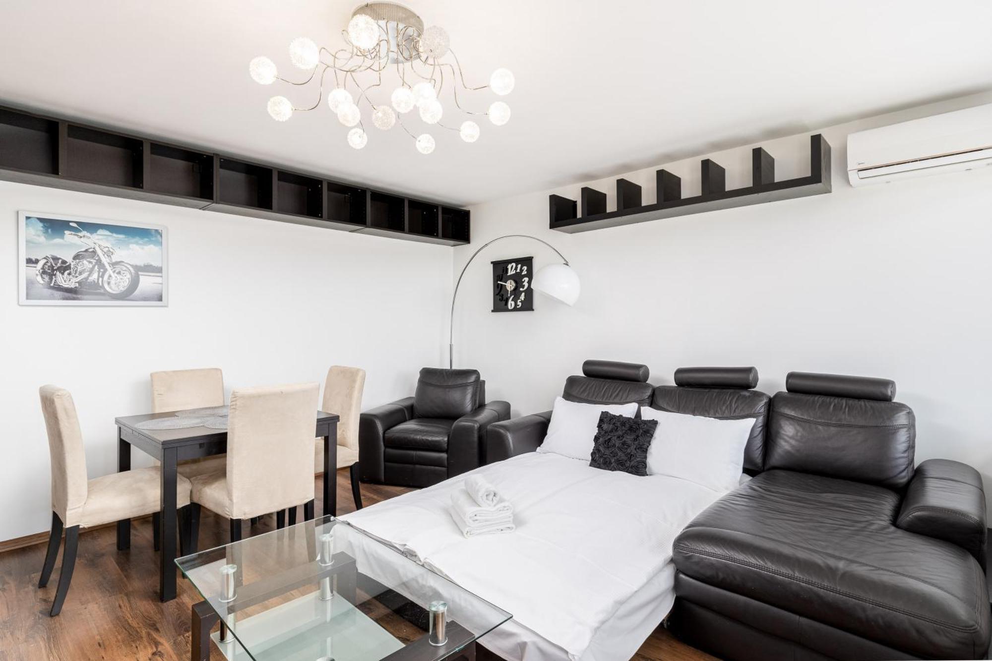 Stojalowskiego 3-bedroom Apartment Krakow
